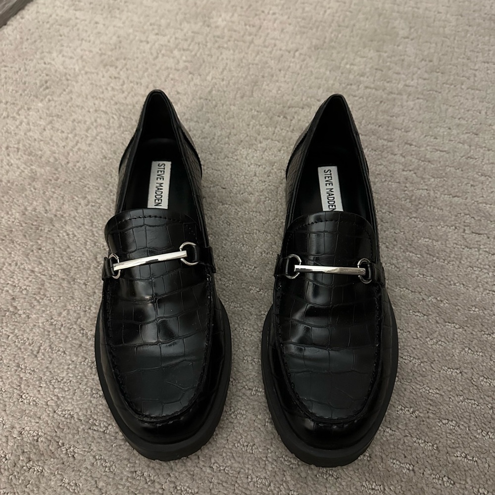 Steve Madden Black and Silver 8.5 Leather